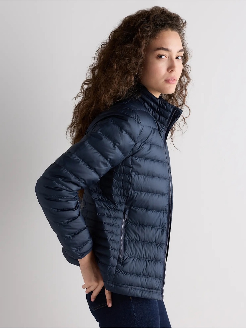 Quince Lightweight Classic Goose Down Puffer Jacket in Navy Blue Size Medium